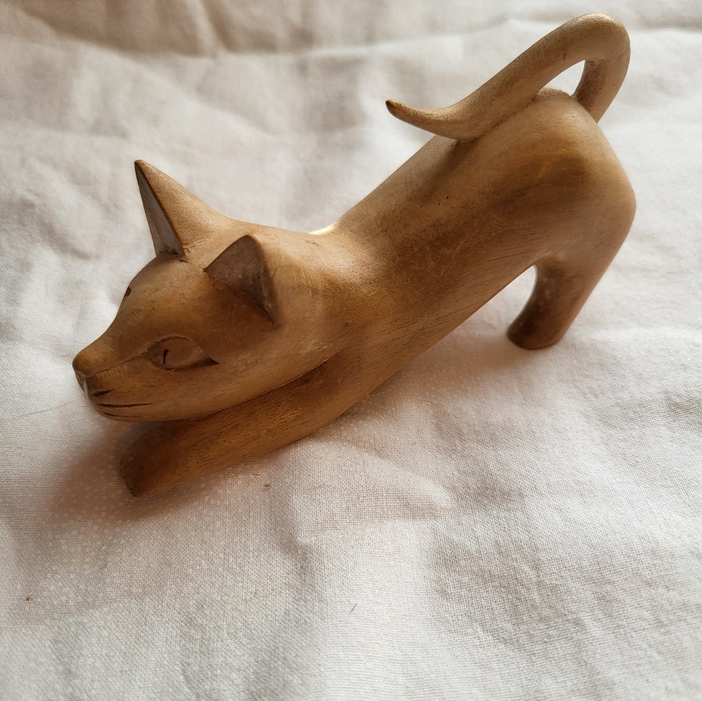 Handcarved 2.5 x 4.5 x 1.5 Wooden Cat Figurine